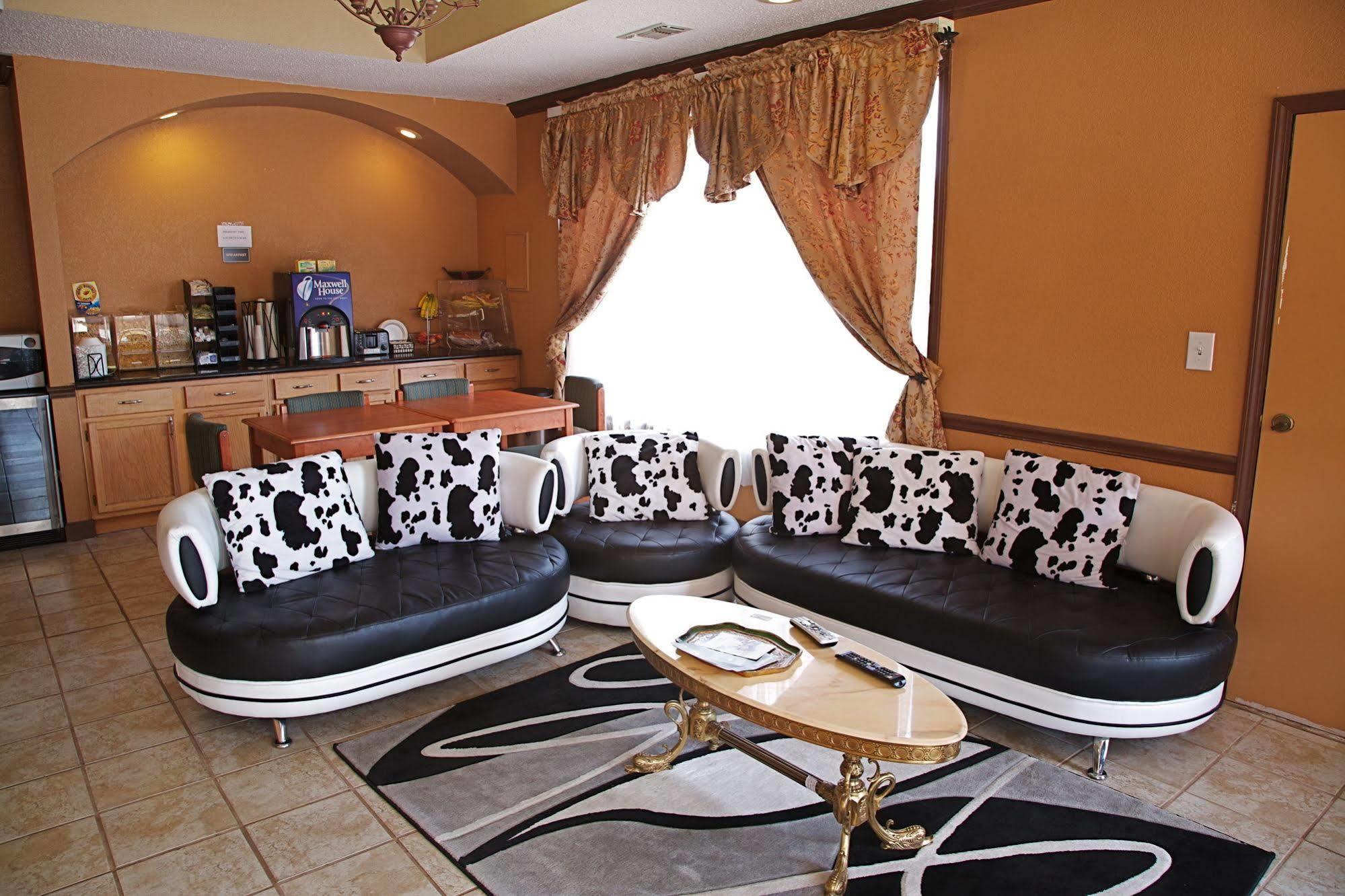 Coach Light Inn Бренем Экстерьер фото
